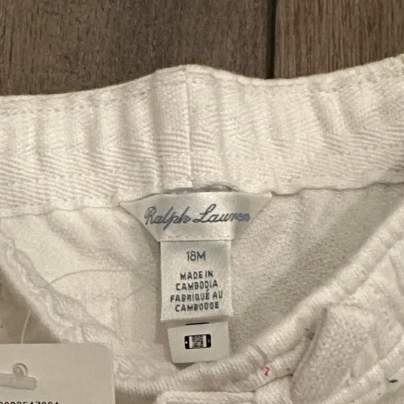 Ralph Lauren White Shorts with Vibrant Accents - Picture 4 of 4